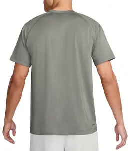 Nike: Тёмная футболка  Dri FIT