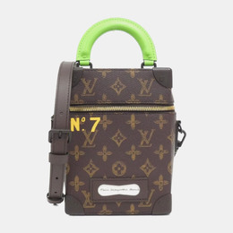 Louis Vuitton: Коричневая сумка 