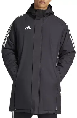 Adidas: Чёрный пуховик  Tiro