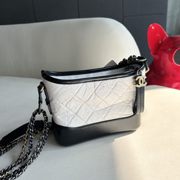 Chanel: Белая сумка 