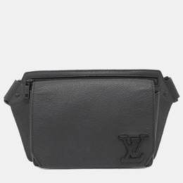 Louis Vuitton: Чёрная сумка 