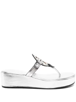 Tory Burch: Серебристые сандалии  Miller