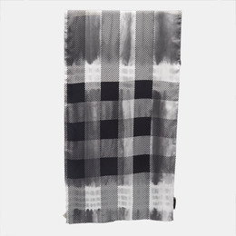 Burberry: Чёрный шарф 