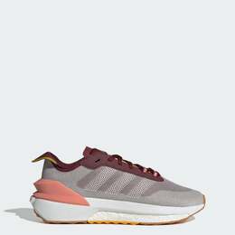 Adidas: Красные кроссовки 