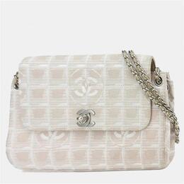 Chanel: Розовая сумка 