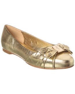 Salvatore Ferragamo: Золотые туфли  Vara Bow