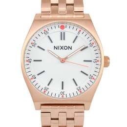 Nixon: Часы 