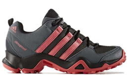 Adidas: Розовые кроссовки  Terrex