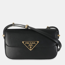 Prada: Чёрная сумка 