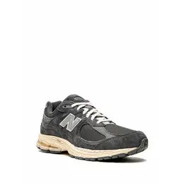 New Balance: Серые кроссовки  2002R