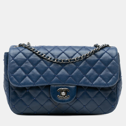 Chanel: Голубая сумка 