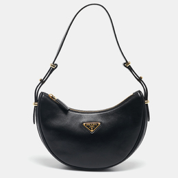 Prada: Чёрная сумка 