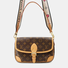 Louis Vuitton: Коричневая сумка 