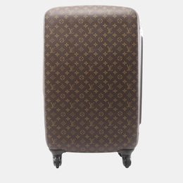 Louis Vuitton: Коричневая сумка 