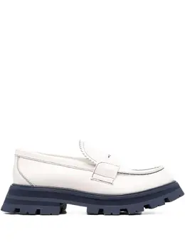 Alexander McQueen: Белые лоферы  Wander