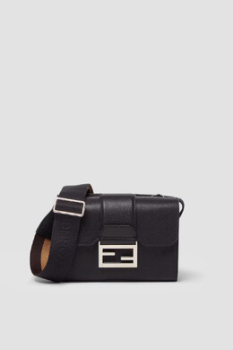 Fendi: Чёрная сумка  Baguette