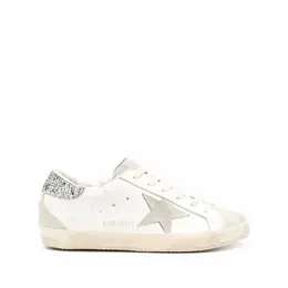 Golden Goose: Серебристые кроссовки  Superstar