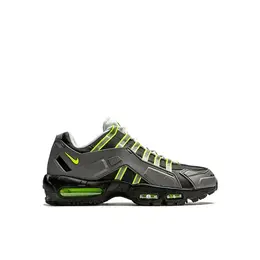 NIKE: Серые кроссовки  Air Max 95 NDSTRKT