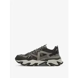 Fila: Коричневые кроссовки  Trace Low