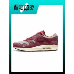 NIKE: Кроссовки 