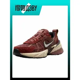 NIKE: Кроссовки 