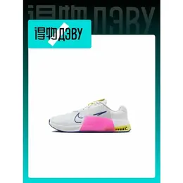 NIKE: Светлые кроссовки 