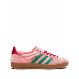 adidas: Розовые кроссовки  Gazelle Indoor