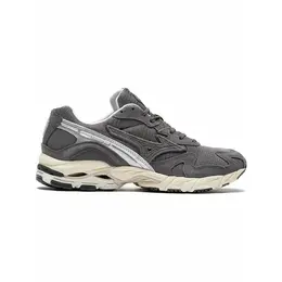 Mizuno: Кроссовки 