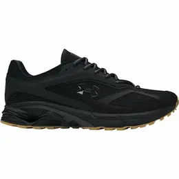 Under Armour: Чёрные кроссовки  HOVR