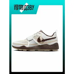 NIKE: Кроссовки 