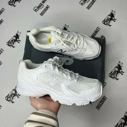 New Balance: Белые кроссовки  530