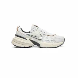 Nike: Серые кроссовки 
