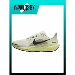 NIKE: Кроссовки 