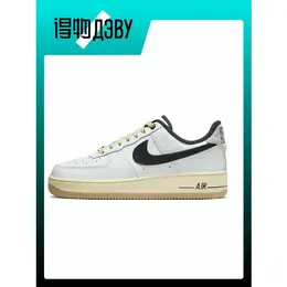 NIKE: Кроссовки 