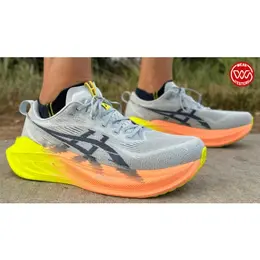 ASICS: Кроссовки 