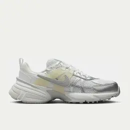NIKE: Серебристые кроссовки 