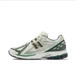 New Balance: Зелёные кроссовки  1906R