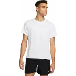 NIKE: Спортивная футболка 