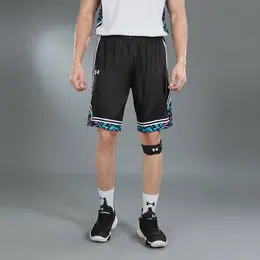 Under Armour: Чёрные шорты 