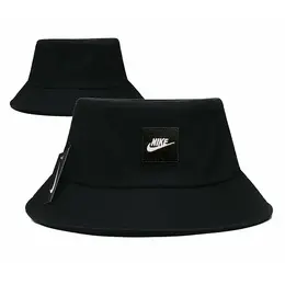 NIKE: Чёрная шапка 