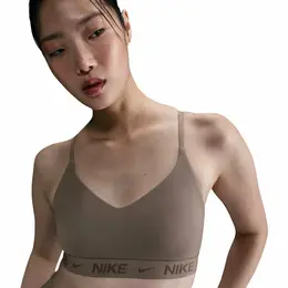 NIKE: Светлый топ 