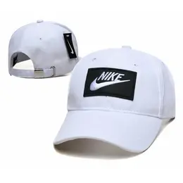 NIKE: Белая шапка 
