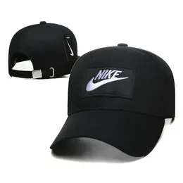 NIKE: Чёрная шапка 