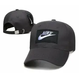 NIKE: Серая шапка 