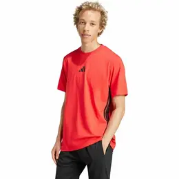 adidas: Спортивная футболка  Essentials