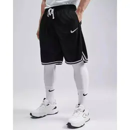 NIKE: Чёрные шорты 