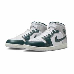 Nike: Белые кроссовки  Air Jordan
