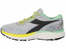 Diadora: Серые кроссовки 