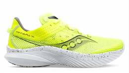 Saucony: Чёрные кроссовки  Kinvara
