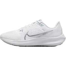 Nike: Белые кроссовки 